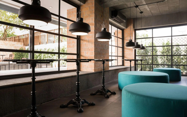 Theorie Hotel Sukhumvit 107 by SLH