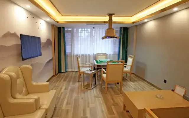Qinghuaigu Hotel