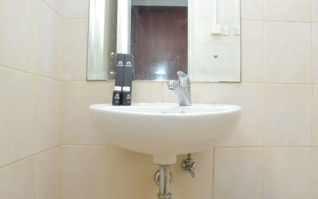 Strategic 2Br At Sudirman Park Apartment Near Tanah Abang By Travelio – Bathroom – Jakarta