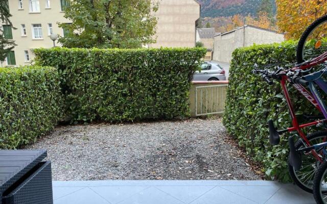 T2 hypercentre Luchon, jardin et parking privatifs
