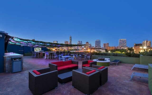 StayLo Luxury 2 Bedroom Apartment