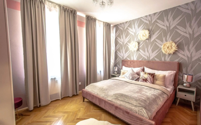 National Museum 3BDR Golden Stork Spot