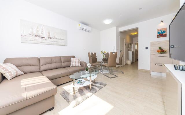 Stunning Apartment in Trogir With 2 Bedrooms and Wifi