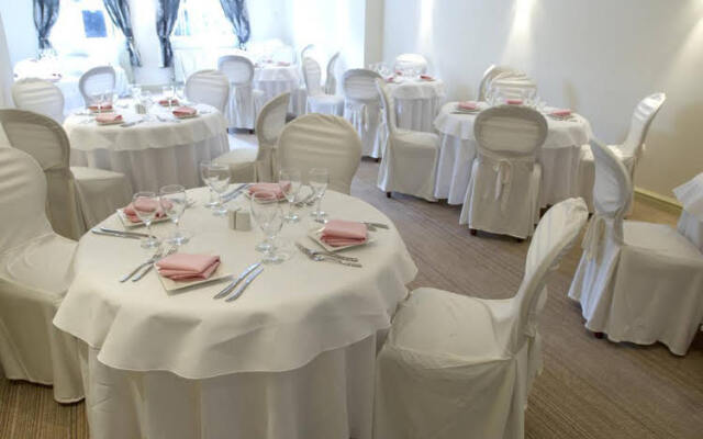Dimple Well Lodge Hotel