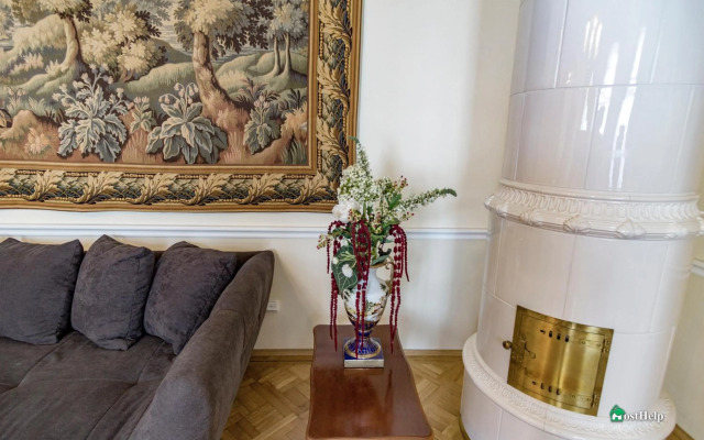 Luxury location, garden and terrace. City Center