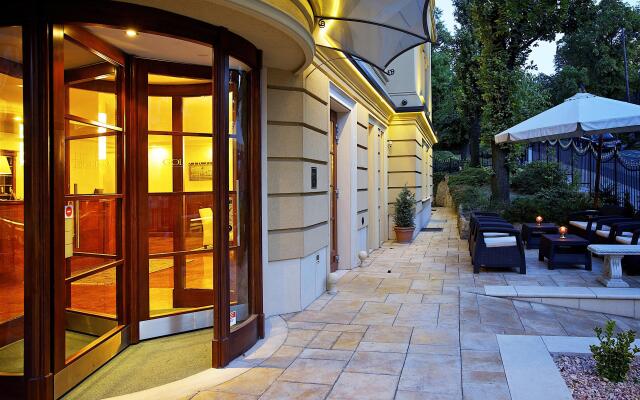 Gold Hotel Budapest
