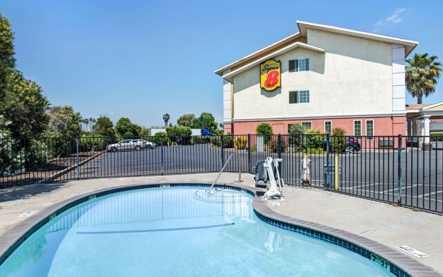 Super 8 by Wyndham Sacramento/Florin Rd