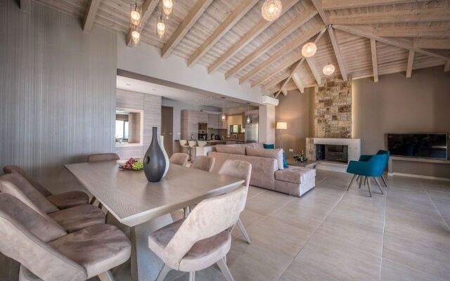 Avra Villa
