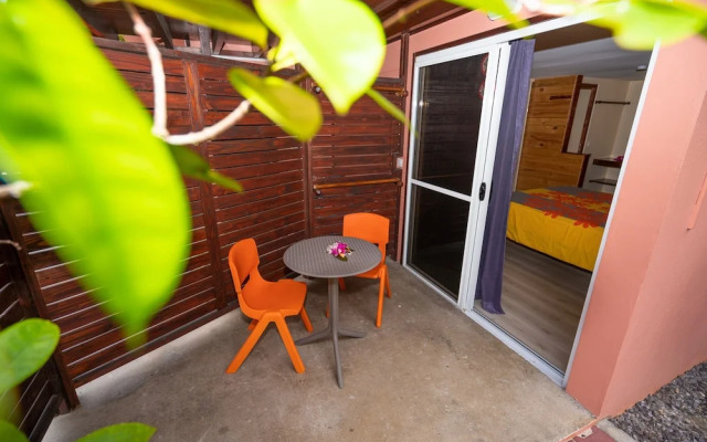 Bora Bora Holiday's Lodge and Villa