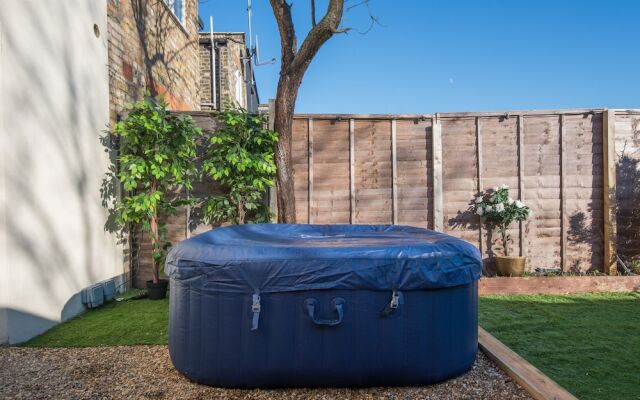 Charming 1-bed House in London