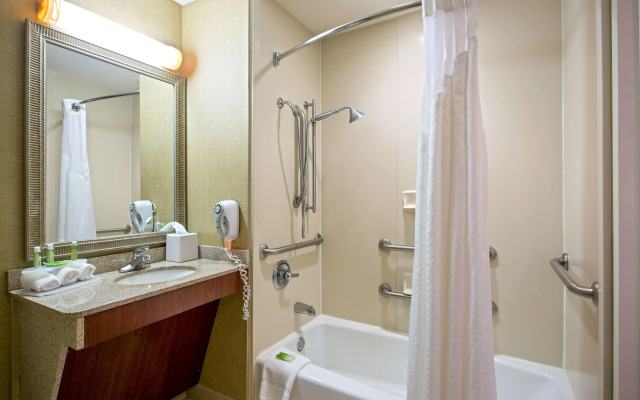 Holiday Inn Express & Suites Flowood by IHG