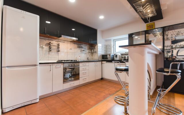 Nicopole Apartment