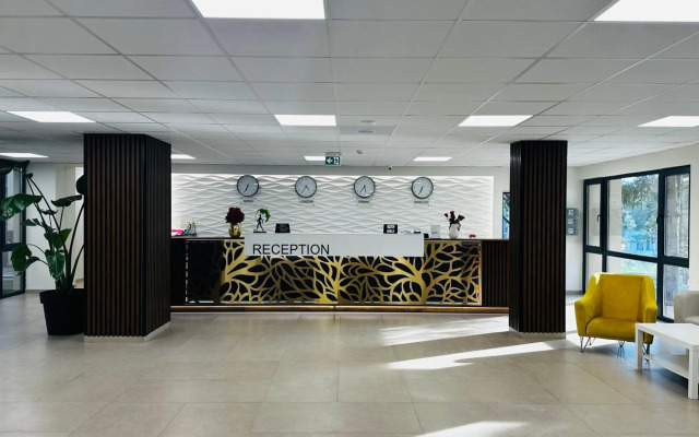 Queen Nelly Hotel Park