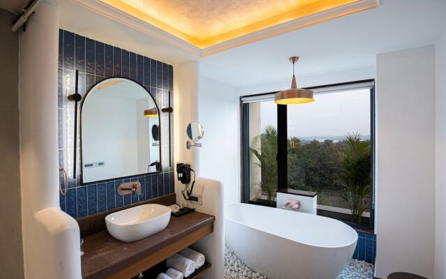 The Sierra - A Luxury Stay