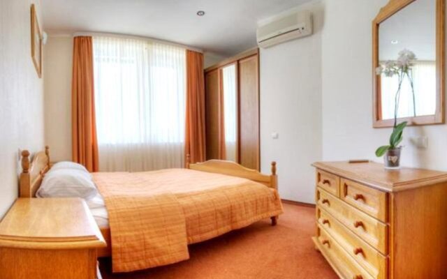 Tavria Hotel