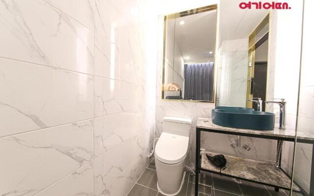 De Homme Hotel
