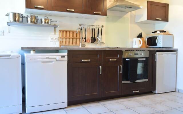 Characteristic Appartement With Swimming Pool, Completely Renovated