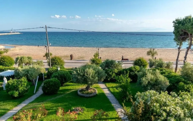 Dimi Seafront Partment by Rentals Pro