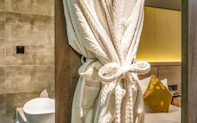 Daya Jingting Hotel (The Seventh People's Hospital Zhongyuan Fota Branch)