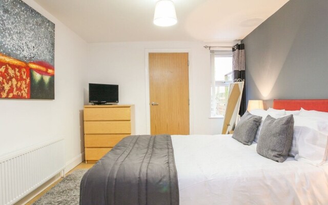 Malone Avenue Apartment