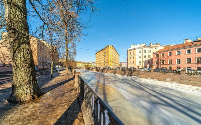 ARent on the embankment of the Griboyedov Canal 117