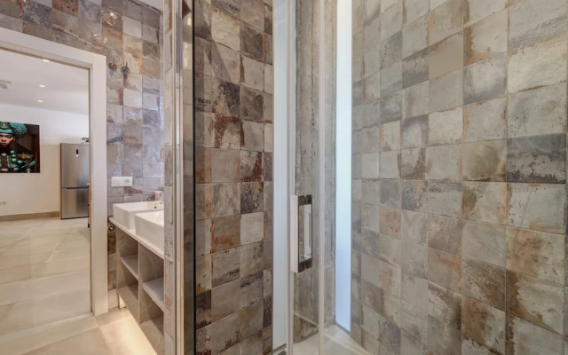 Luxury Apartments In Málaga by Seric