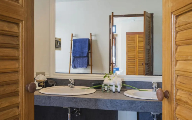 Beach Front Luxury Villa Hai Leng