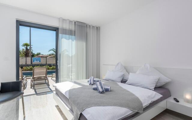 Amazing Holiday Home In Novigrad With Bubble Bath