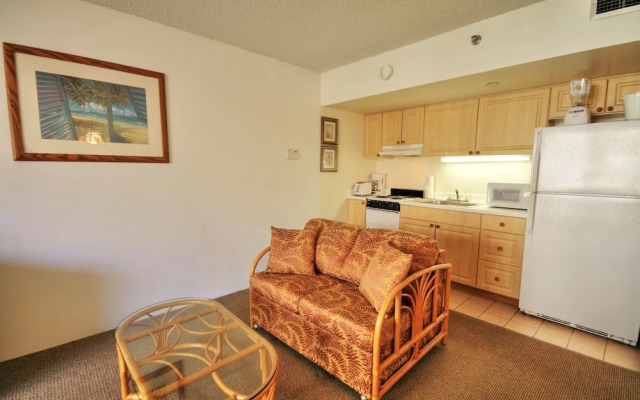 Royal Kahana #319 Studio Bedroom Condo by RedAwning