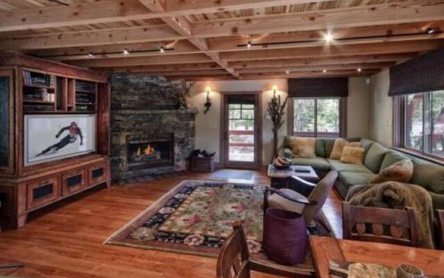 Weil Luxury Vacation Cabin