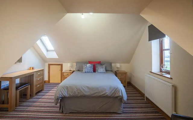 Lyde Cross Coach House