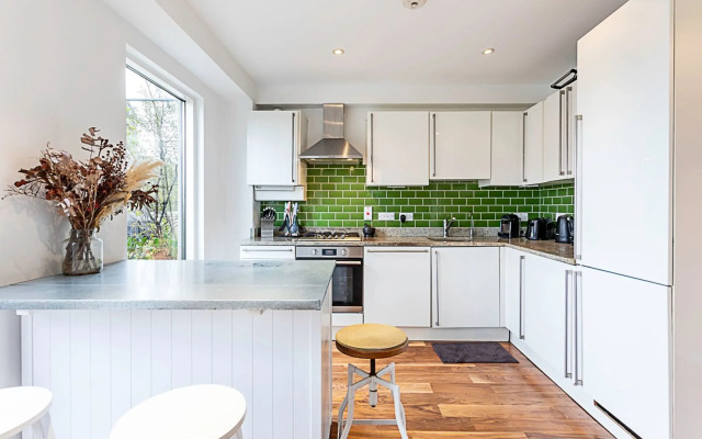 3 Bed Luxury Penthouse in Shoreditch