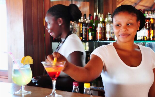 Catembe Gallery Hotel