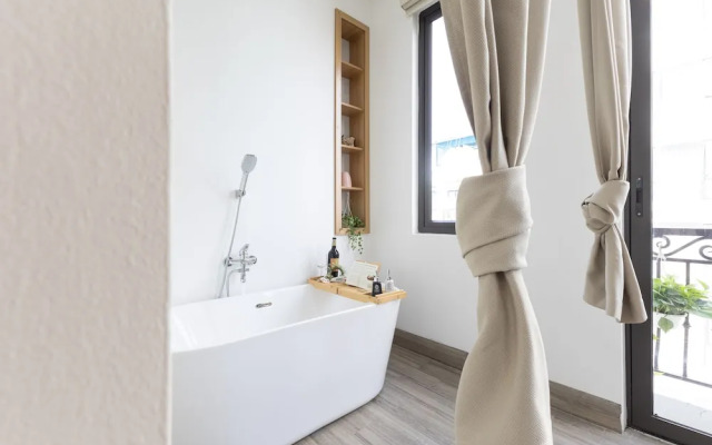Lumi Hotel by  Vega