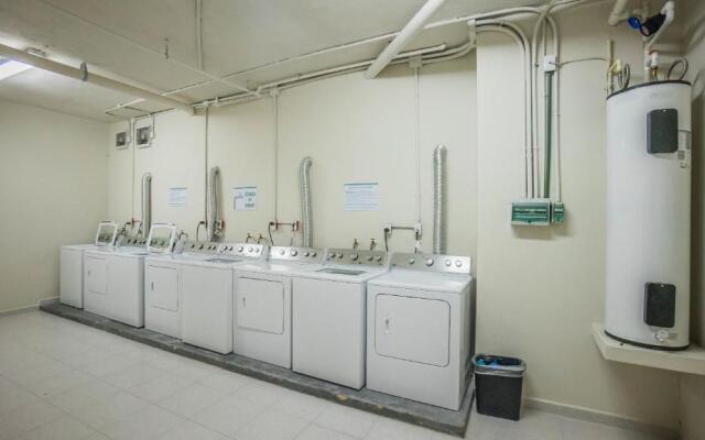 Lunada Condo by Bric