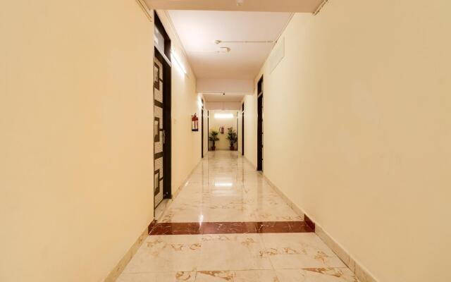 OYO 65500 Rohini Inn