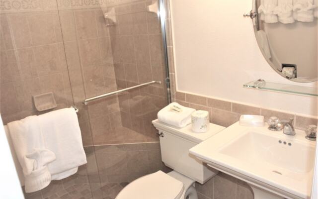 Jamaica Royale 301 - 2 Br Condo