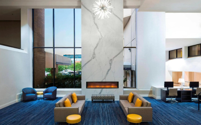 Sheraton Norfolk Waterside Hotel