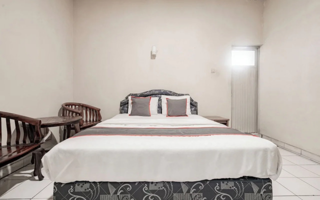 Collection O Hotel Sanira