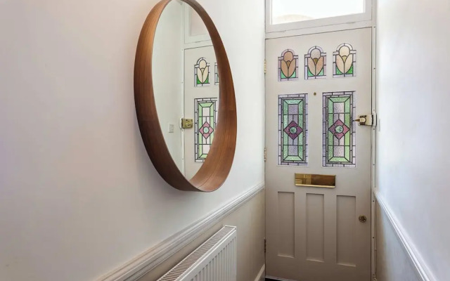 Tooting's Charming Victorian Garden Hideaway