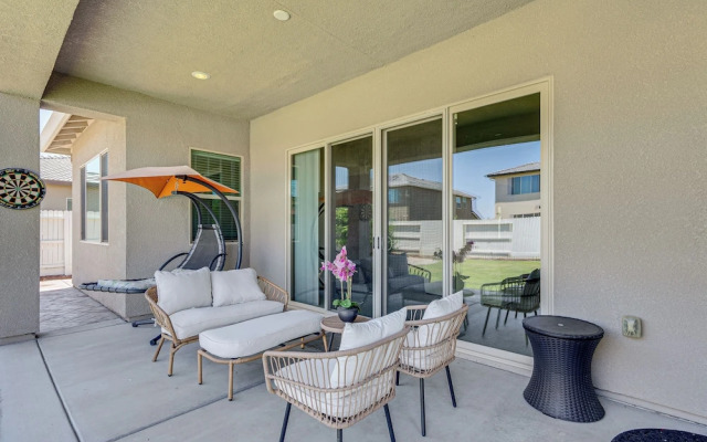 Beautiful Bakersfield Home ~ 8 Mi to Downtown!