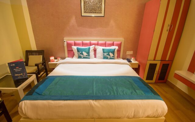 OYO 2046 President Hotel