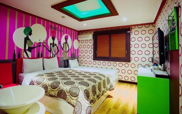 Theme Motel