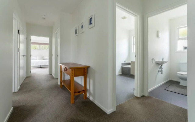 Light and Bright Large Family Home