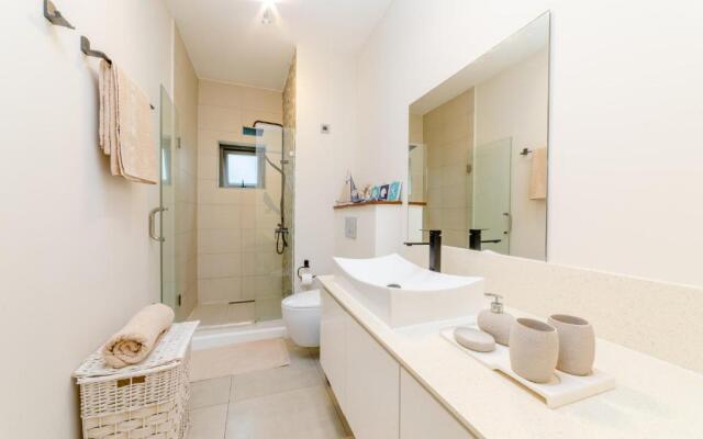 Beachcove Apt No 10