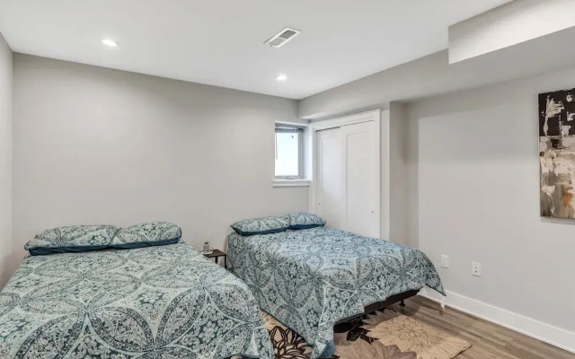 University City - Philadelphia 6 Bedroom Home by RedAwning