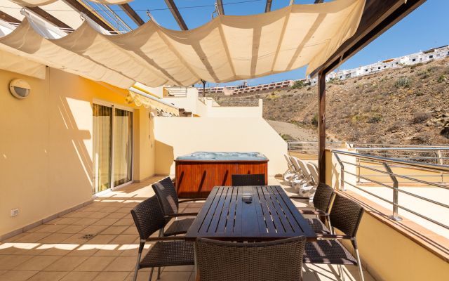 Holiday Club Sol Amadores Hotel