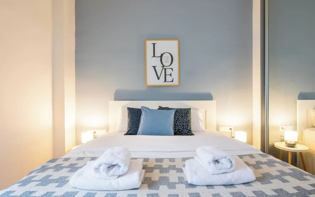 The Beatles 2-BR Apartment in Athens