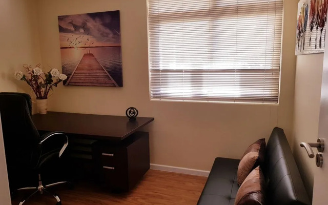 Luxurious Apartment in Century City