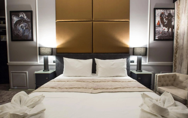 Peninsula Boutique Hotel